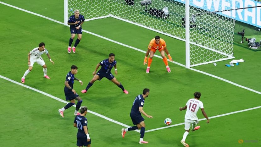 Baena strike sends Spain past Uruguay into World Cup knockouts