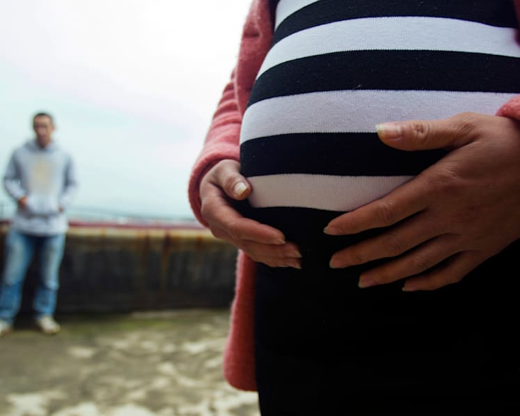 Women who give birth have lower risk of lung cancer: Study