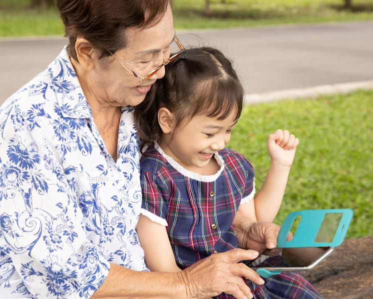 Adulting: When grandma says 'yes' and mum says 'no', here's how to navigate the parenting tug-of-war