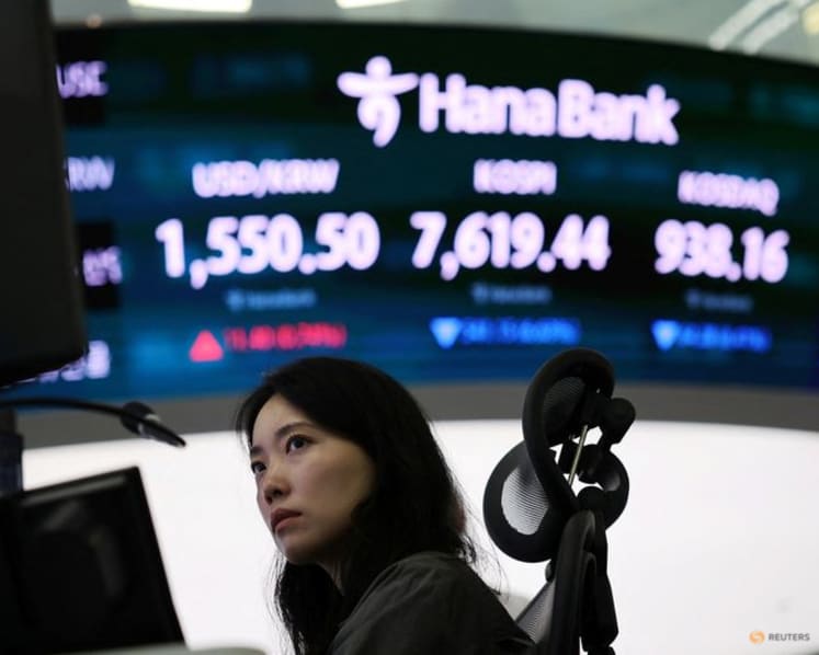 Tech back in fashion as Asian markets extend rebound