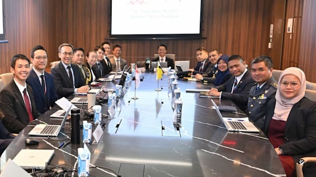 举办国防政策对话会 新文重申双边防务关系