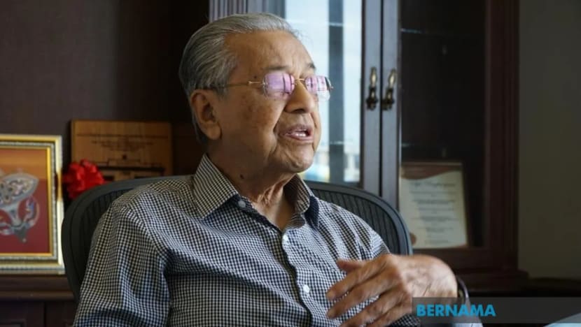 Dr Mahathir: Korbankan Hari Raya hari ini untuk kebaikan hari esok Dr Mahathir: Korbankan Hari Raya hari ini untuk kebaikan hari esok