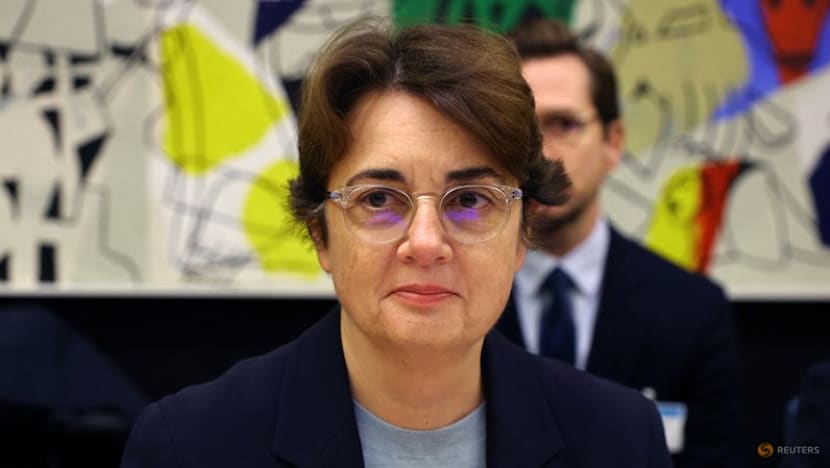 Louvre president hands in resignation to Macron