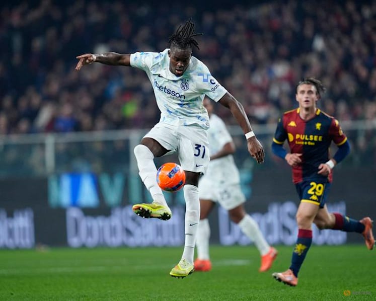 Inter edge Genoa to claim Serie A top spot