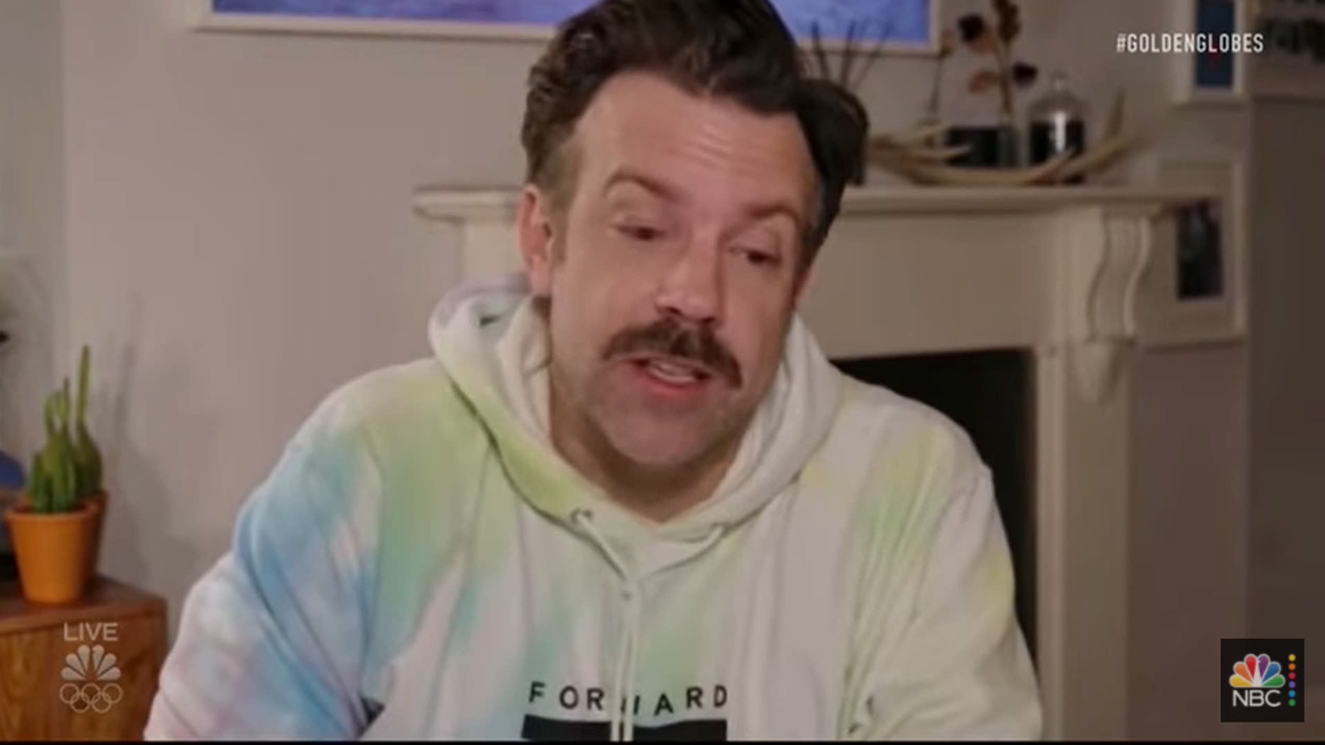 Jason Sudeikis Explains His TieDyed Hoodie At The 2021 Golden Globes