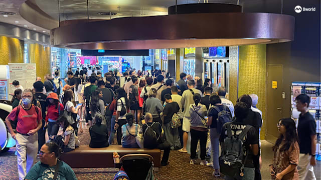 《给阿嬷的情书》潮语原版加开八场 约200人到电影院排队抢票