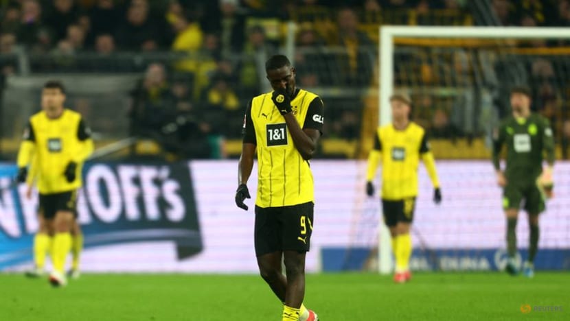 Leverkusen stun hosts Dortmund 3-2 to close on leaders Bayern