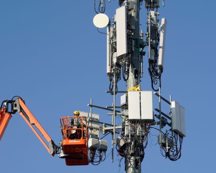 California approves Verizon acquisition of Frontier, clearing way for closing