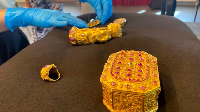 荷兰向印尼归还数百件文物 两国表示欢迎