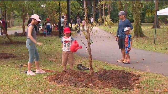 职总俱乐部举办植树活动 纪念建国总理李光耀百岁冥诞