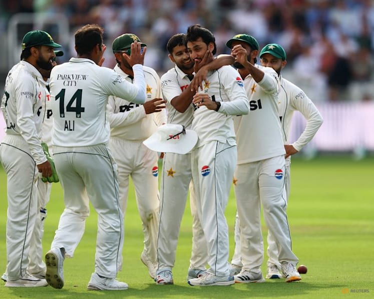 Ex-captains question Pakistan board's 'panic-button' squad shake-up