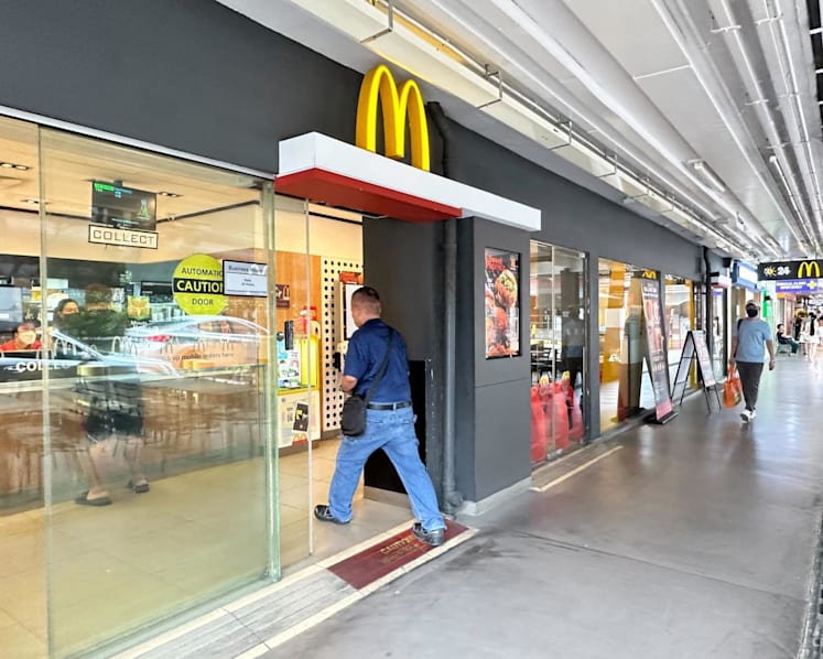 McDonald's says its Singapore outlets not affected by US E. coli outbreak