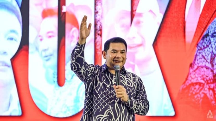 Menteri Ekonomi Malaysia Rafizi Ramli undur diri dari Kabinet setelah kalah dalam pemilihan penting PKR