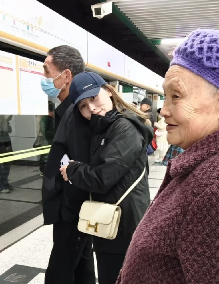 Woman Works With LV Salesperson To Convince Thrifty Granddad