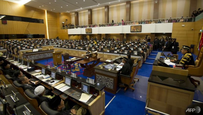 Khabar angin rombakan Kabinet bertiup kencang; Azmin disebut-sebut sebagai TPM