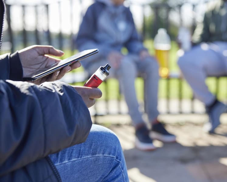 Commentary: Teenagers know vaping is harmful. That doesn’t mean they’ll stop