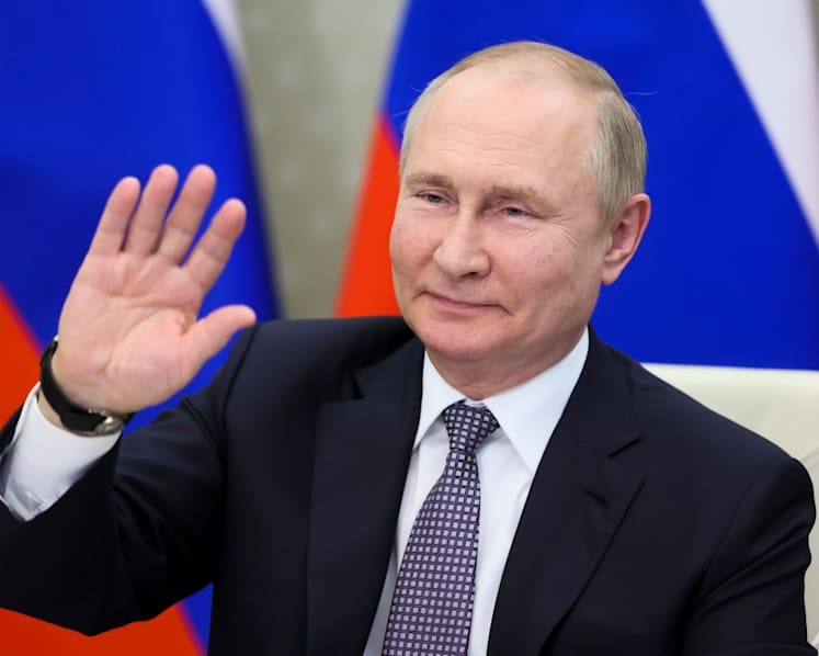 Commentary: An off-ramp for Vladimir Putin is repugnant but necessary
