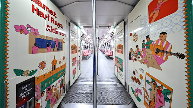 部分地铁巴士换上新装迎开斋节