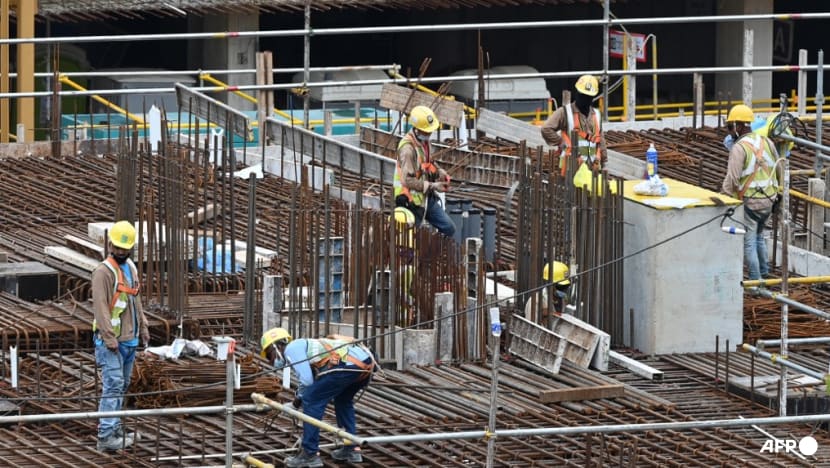 Singapore sees highest migrant worker satisfaction; 9 in 10 satisfied with working conditions: MOM survey Singapore sees highest migrant worker satisfaction; 9 in 10 satisfied with working conditions: MOM survey