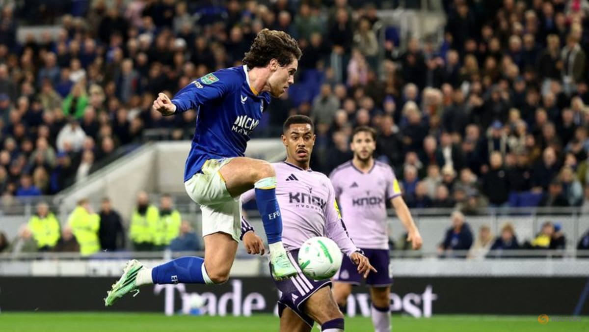 Everton beat Newcastle to set up League Cup quarter-final with Fleetwood