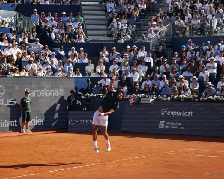 Fils powers past Rublev to win Barcelona Open
