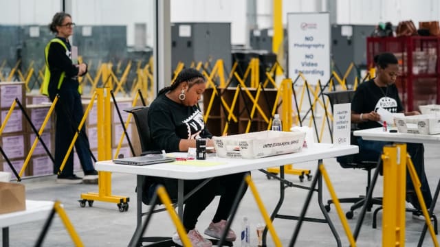 两佐治亚州投票站一度关闭 选举官：俄国特工所为