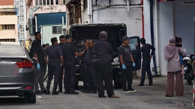 遭粗心母亲遗留车内十小时 马国两岁男童中暑身亡