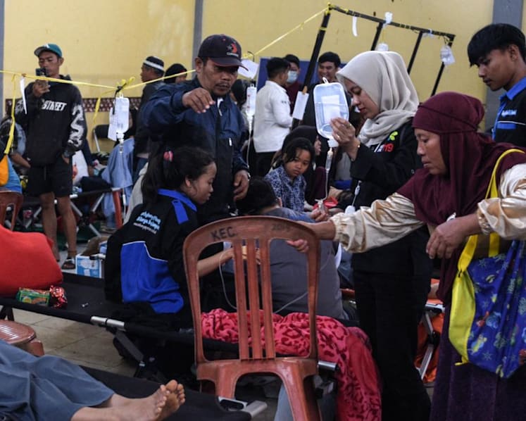 Indonesia's ambitious free meals programme under fire after food poisoning outbreaks