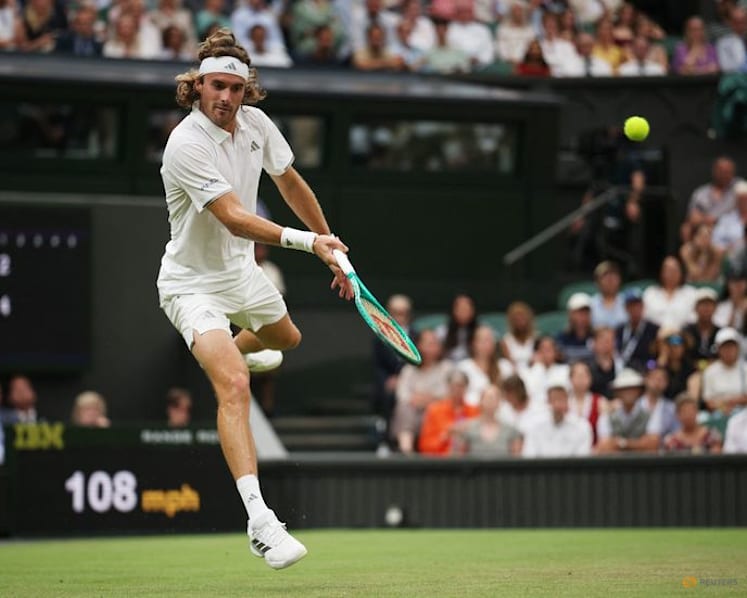 No chinks in Djokovic armour as he rolls over Tsitsipas to reach third round