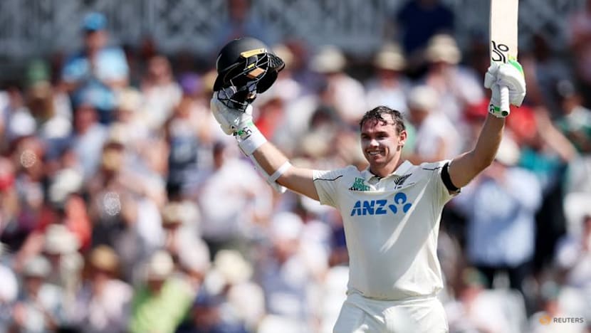 New Zealand openers continue to dominate England