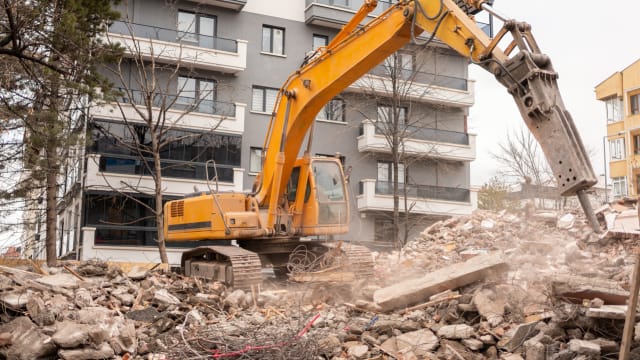 裕廊岛发生工地意外 泰籍客工被大型混凝土块击中身亡