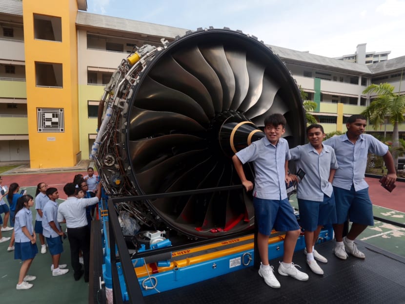 Rolls-Royce kicks off drive to interest students in aerospace industry
