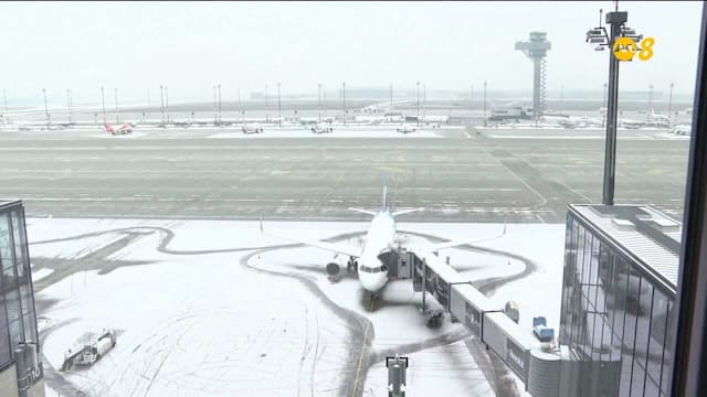 德国严寒天气严重扰乱交通 柏林机场一度停运