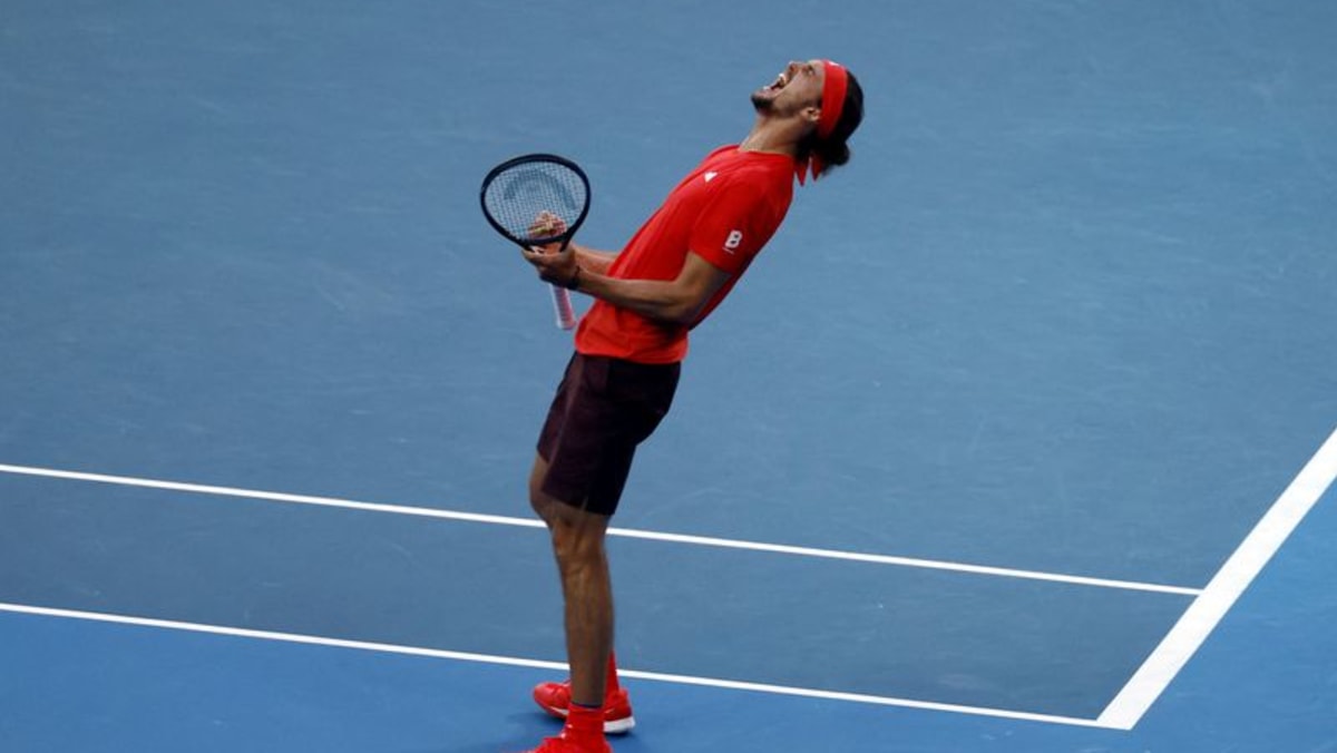 Zverev fends off Humbert to reach Australian Open quarters