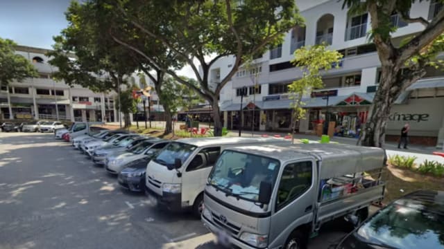 被指开车太快 男子掌掴老翁被罚3500元