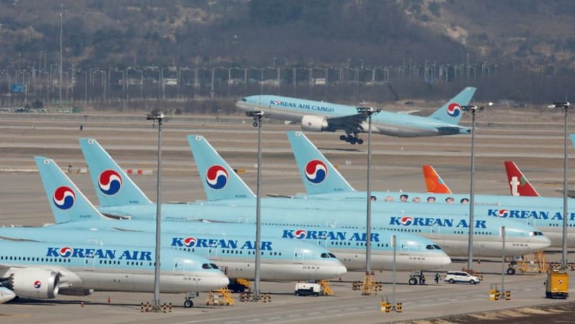 Korean Air ends in-flight service 40 minutes before landing over turbulence concerns Korean Air ends in-flight service 40 minutes before landing over turbulence concerns