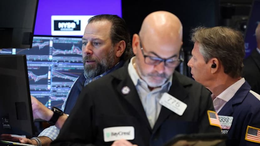Trading Day: The oil, bonds tango