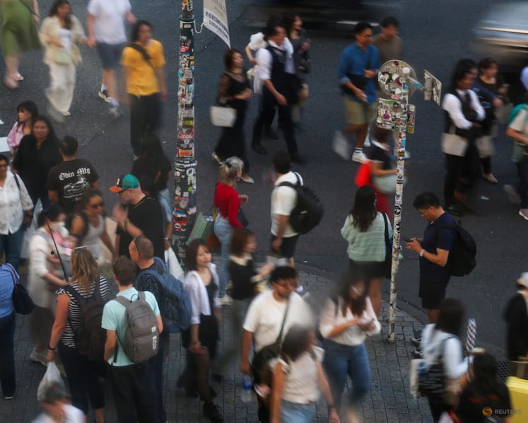 Tokyo, Osaka temperatures top 30°C later in year than ever before