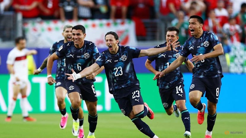 Ten-man Paraguay eliminate Turkey with tense 1-0 win