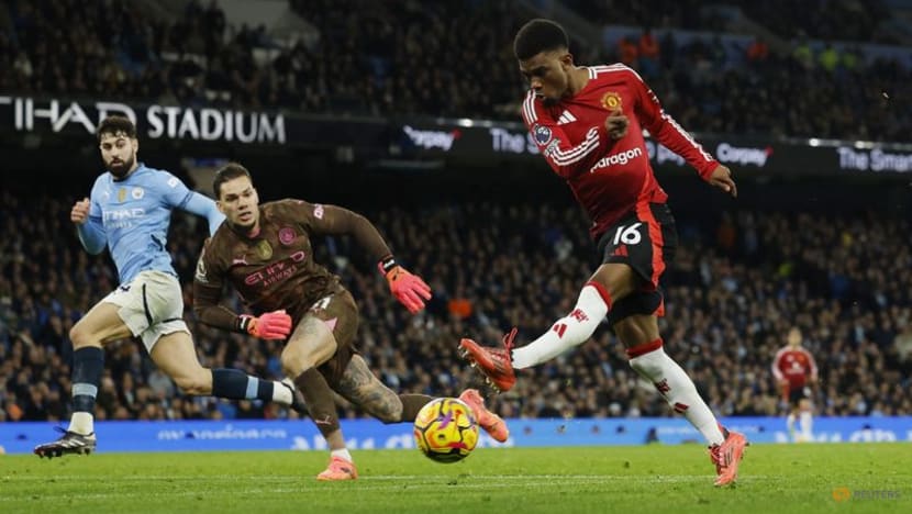 Manchester United's Diallo snatches derby victory at stunned City Manchester United's Diallo snatches derby victory at stunned City