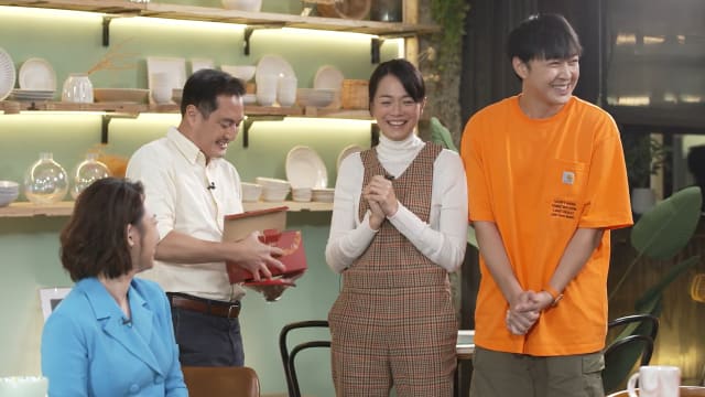 《空中访民情》为陈凤玲庆生　徐鸣杰惊喜现身
