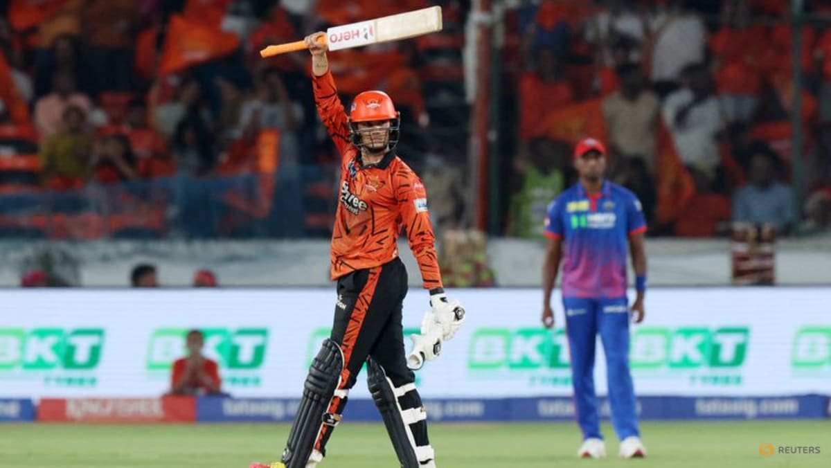 Sharma the entertainer helps Hyderabad to win over Capitals