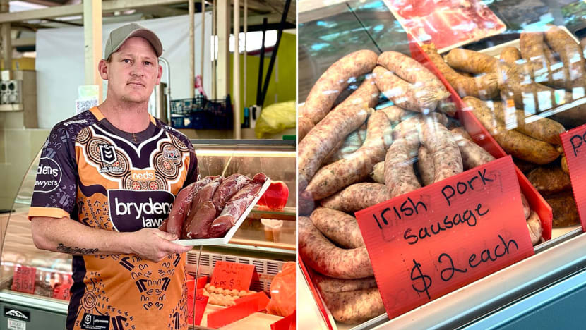 Aussie ‘Ang Moh’ Butcher Sets Up Stall At Toa Payoh Wet Market, Sells Handmade Sausages & Meatballs