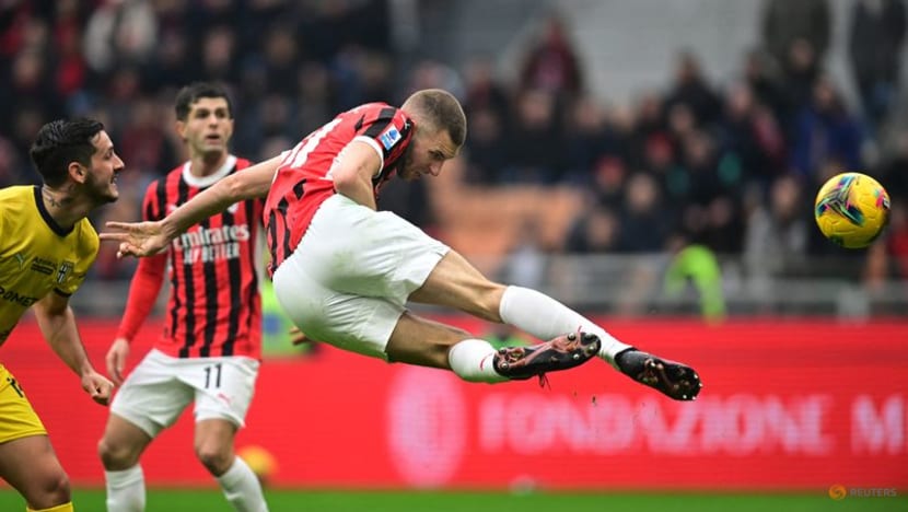 Late goals snatch 3-2 win for Milan over Parma Late goals snatch 3-2 win for Milan over Parma