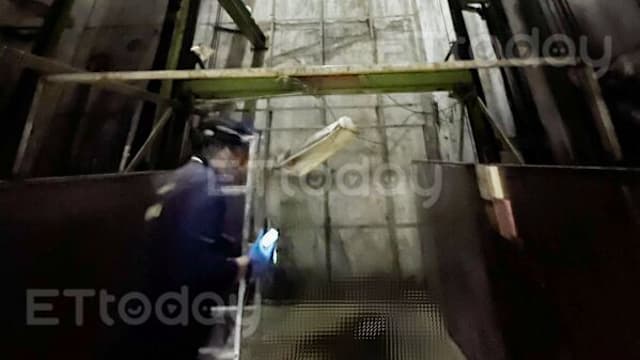 台女子赤裸毙命车位升降台 男友称她外出买饮料却坠楼