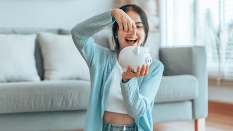 Prioritas perempuan saat berinvestasi di usia 20-an, 30-an, 40-an, dan 50-an ke atas  