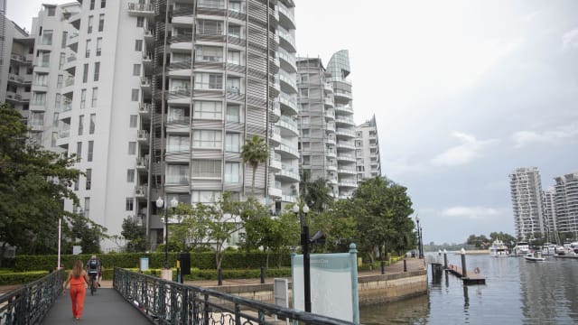 非官方数据：7月非有地私宅转售价微升1%