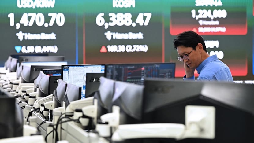 Oil prices dip, Asian stocks rise on lingering Iran peace hopes