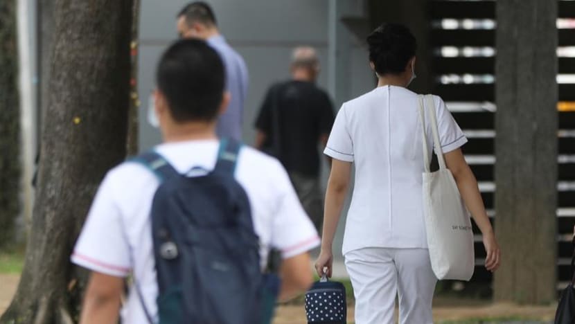 Jururawat Muslim boleh pakai tudung mulai November, kata PM Lee