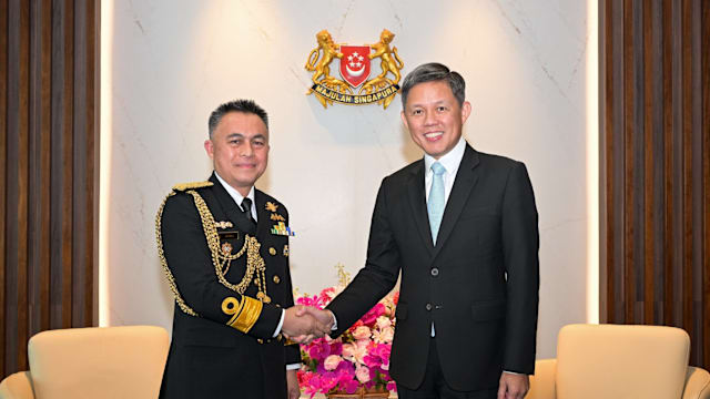 国防部长陈振声会晤文莱海军司令